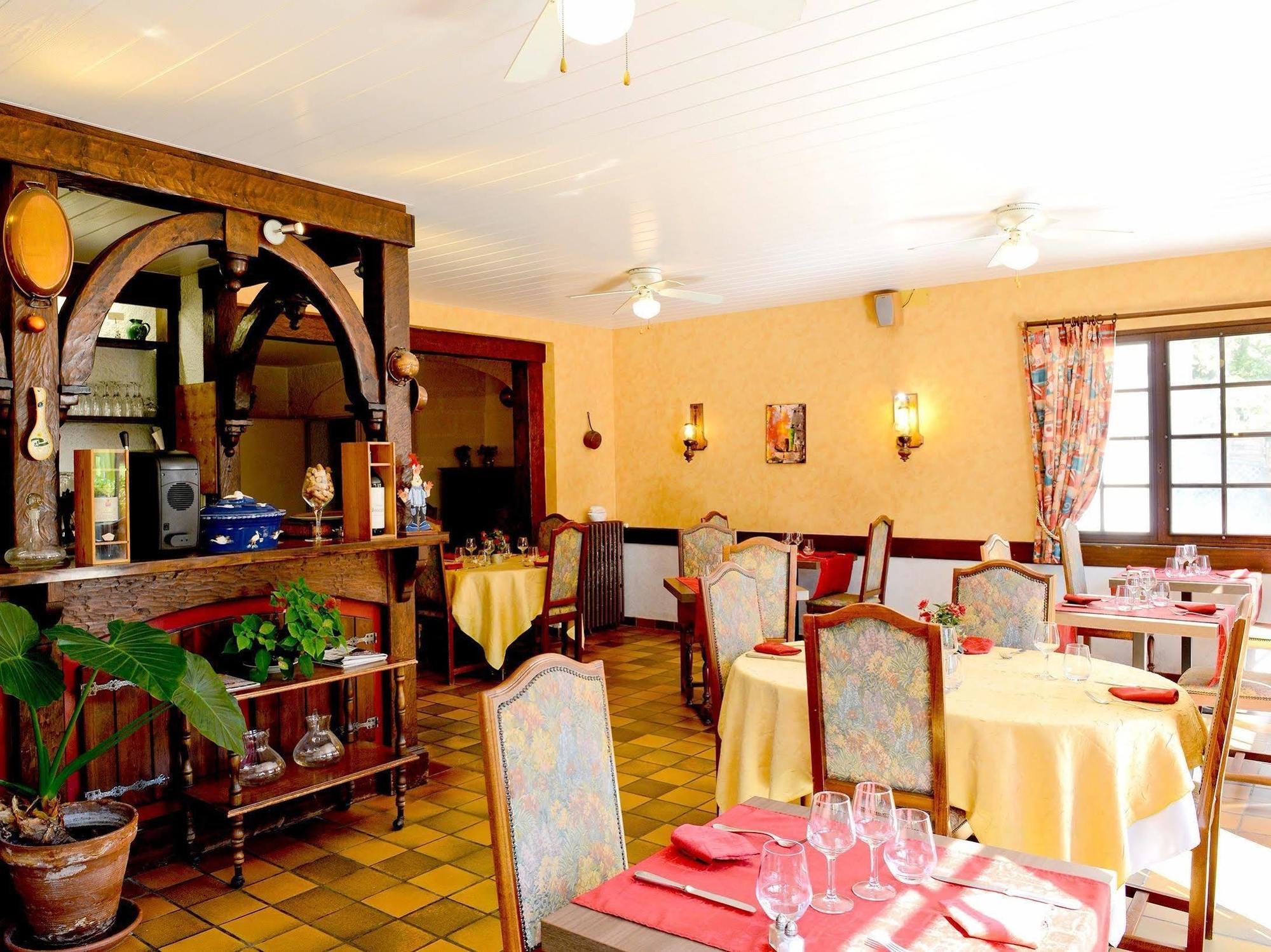 Logis Hostellerie Du Neez Gan 외부 사진
