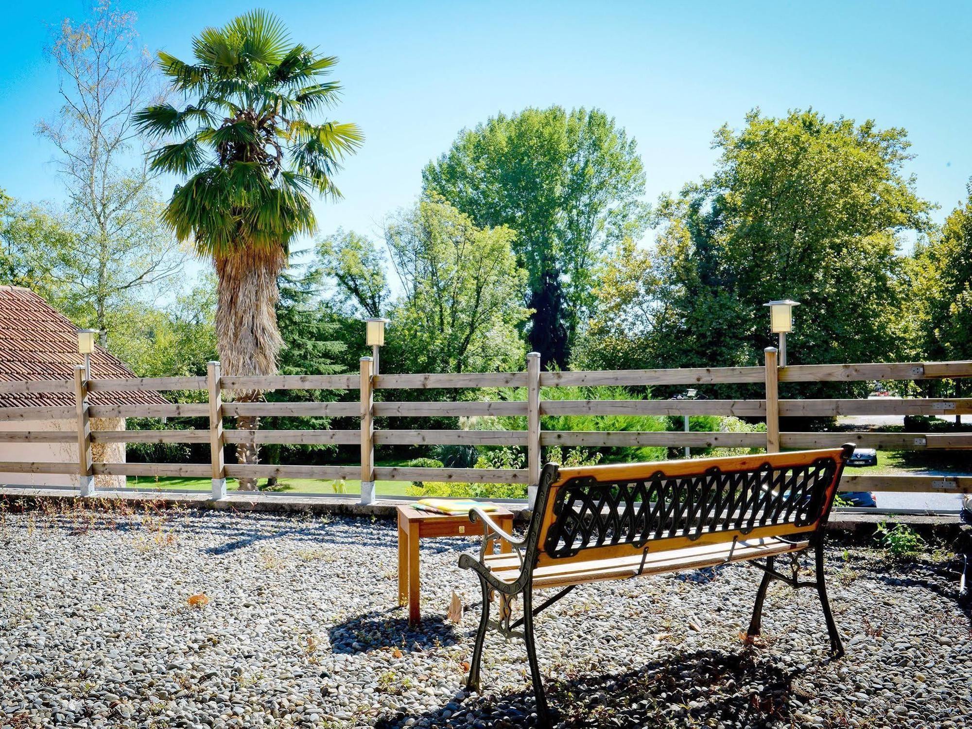 Logis Hostellerie Du Neez Gan 외부 사진